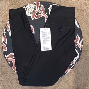 💕LULULEMON HIGH RISE SHINE TIGHT NWT💕